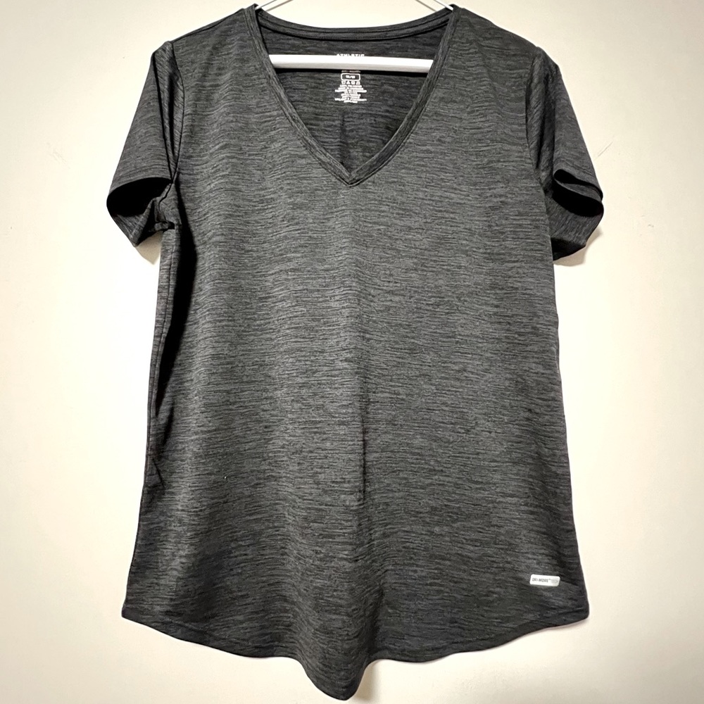 💎3/30💎 Athletic Works Black V-Neck Activewear Tee
